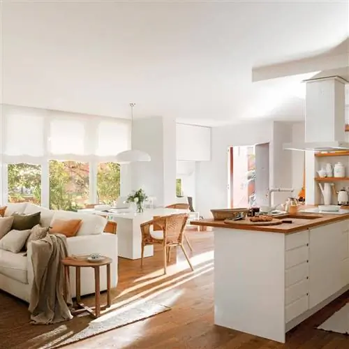 Кухня совмещена с гостиной