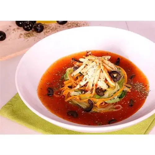 Спирелли из овощей и курицы по-неаполитански.