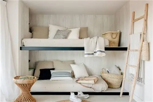 Маленькая спальня с двухъярусной кроватью