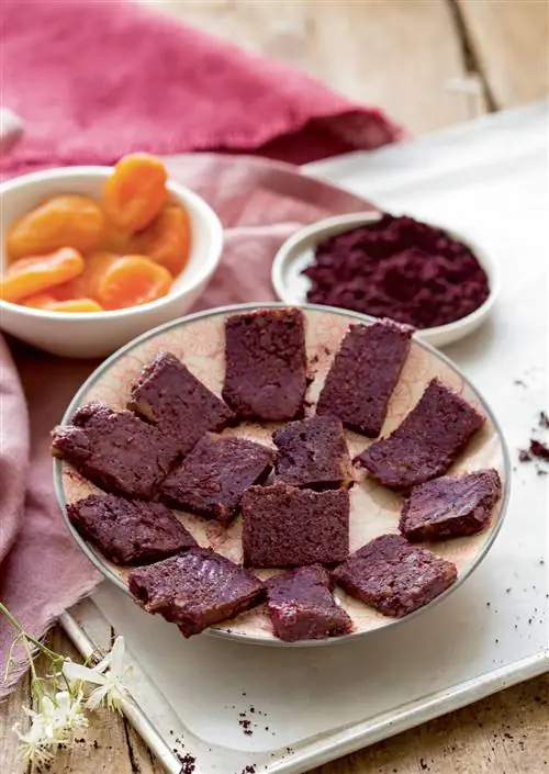 Июньская сезонная кухня: рецепт энергетических батончиков асаи.