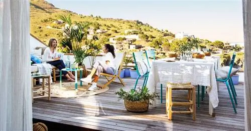 Квартира площадью 50 м2 и терраса 30 м2 с невероятным видом на море и в пляжном стиле