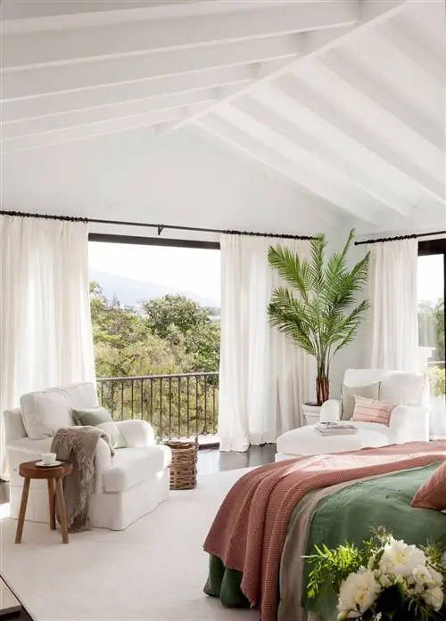 Хорошо оформленная спальня: тепловой и акустический комфорт