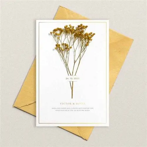 Оригинальное свадебное приглашение с сухоцветами.