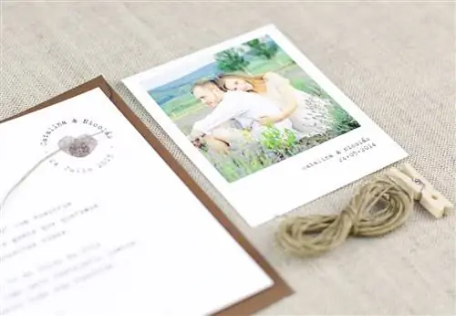 Оригинальное свадебное приглашение с полароидами.