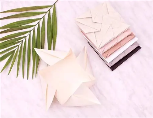 Оригинальные обложки для свадебных приглашений с оригами.