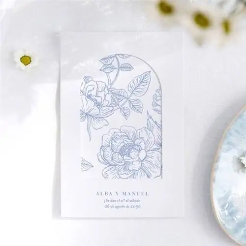 Оригинальное свадебное приглашение с вырезом в виде окна.