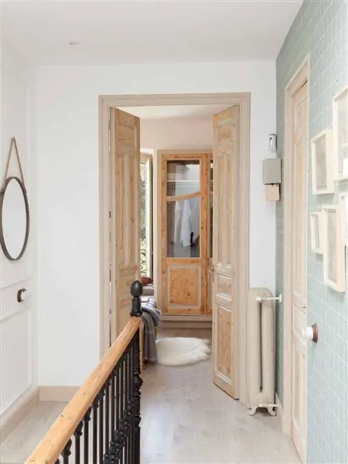 Обои для прихожей