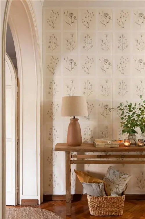 Обои для прихожей