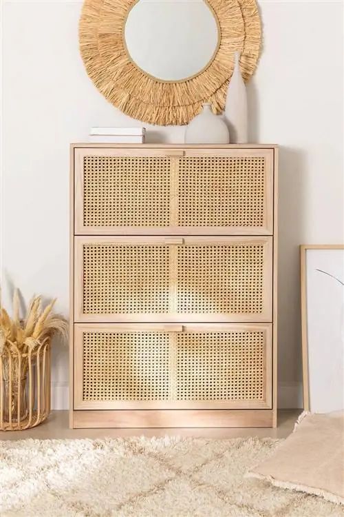 Деревянная полка для обуви и сетка из ротанга от Sklum.