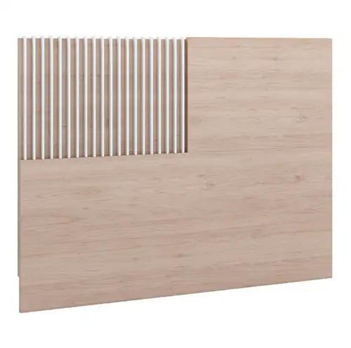 Деревянное изголовье и лакированные ламели