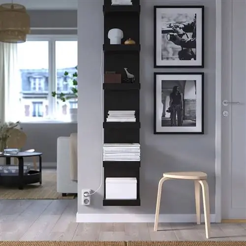 Отсутствие полки.