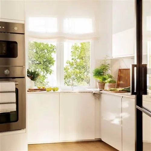 Как выгодно использовать маленькую кухню