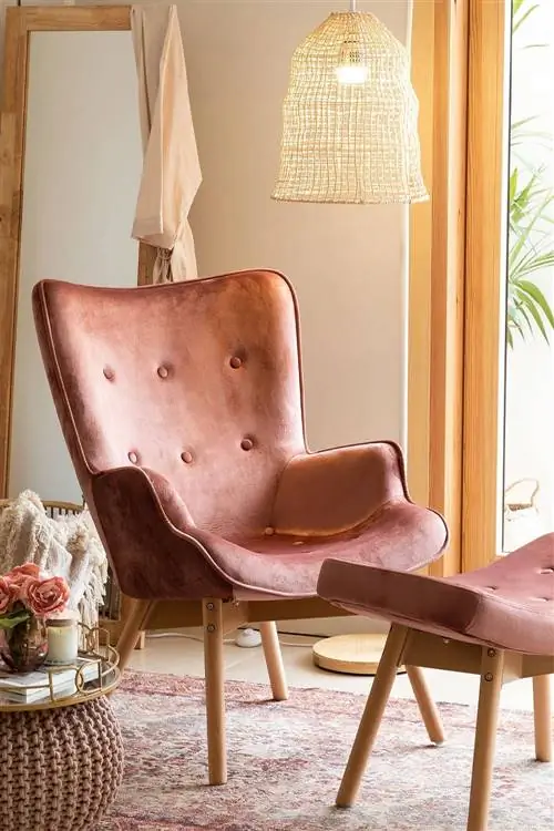 Кресло с бархатной обивкой, модель Morris edition от Sklum.