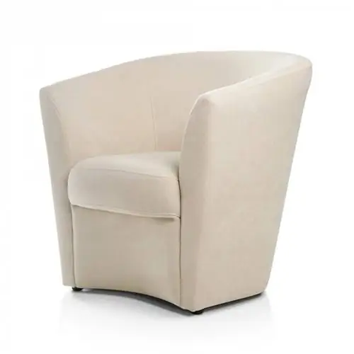 Белое мягкое кресло от Maisons du Monde.