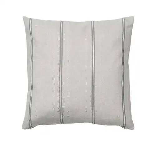 Полосатый чехол для подушки ИКЕА СТОРТИМЖАН.