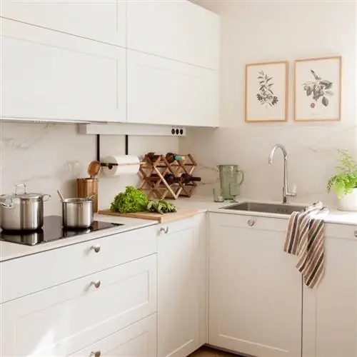 Белая крашеная мебель