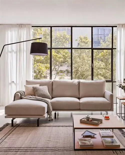 Galene 3-местный диван с бежевым левым козеткой 254 см производства Kave Home.