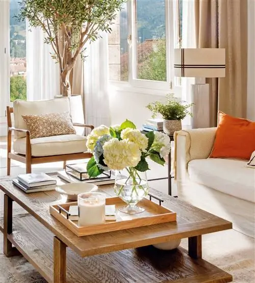 Деталь букета в гостиной