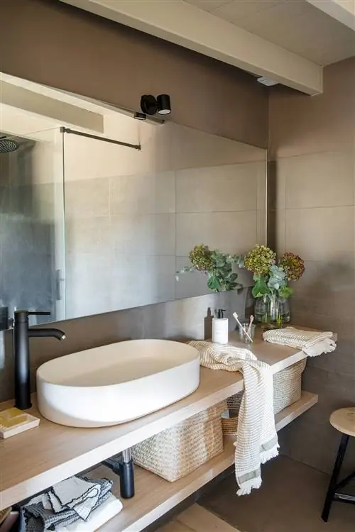 Мебель на заказ с деревянными полками