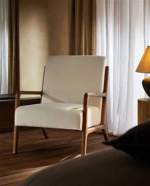 Кресло из ясеня и льна.