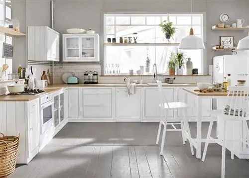 белая современная кухня от Maisons du Monde