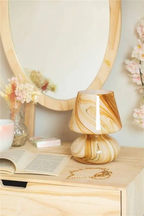 Хрустальная настольная лампа suri, модель Sklum.