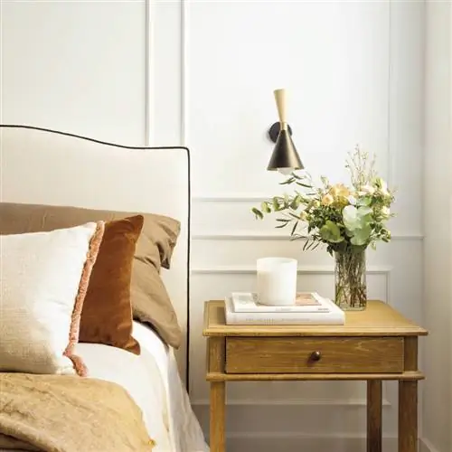 спальня с изголовьем с черной строчкой 00551757