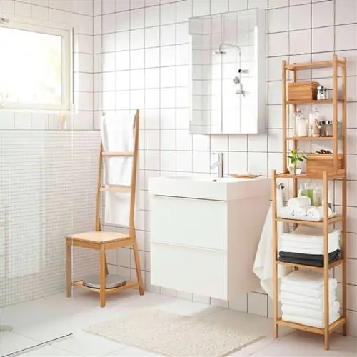 ванная комната в белом цвете и дереве от ikea