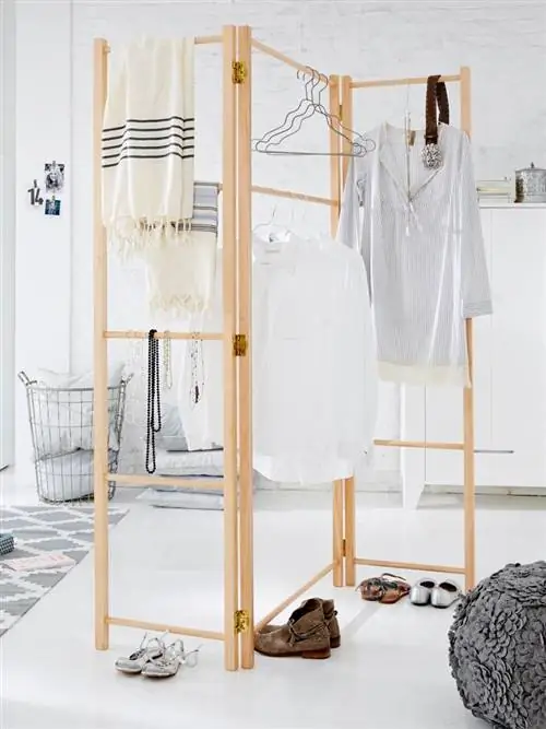 деревянная ширма для подвешивания одежды