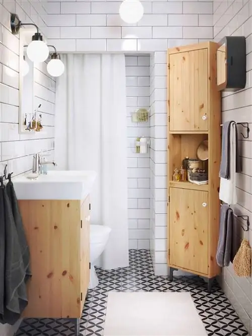ванная комната в белом цвете и дереве от ikea