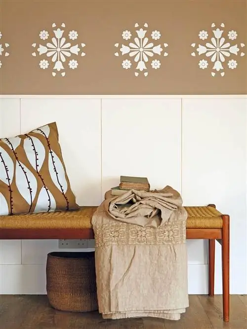 роспись стены трафаретами