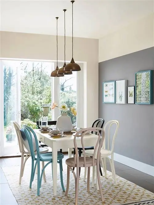 современная столовая в серых тонах