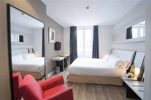 Отель Petit Palace Arenal в Мадриде