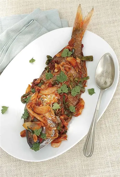 морской лещ с чесноком арриеро