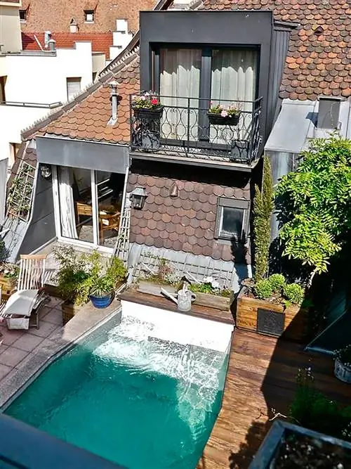 терраса на крыше с бассейном