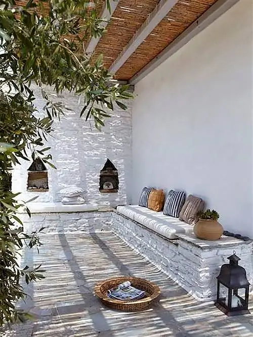 Недвижимость, Комната, Этаж, Дизайн интерьера, Стена, Дом, Дом, Потолок, Гостиная, Журнальный столик,