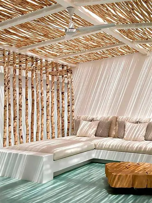 Комната, Дизайн интерьера, Диван, Потолок, Пол, Подушка, Прямоугольник, Студийный диван, Гостиная, Журнальный столик,