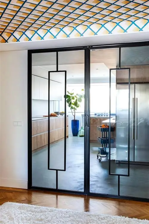 железный корпус и внутреннее стекло