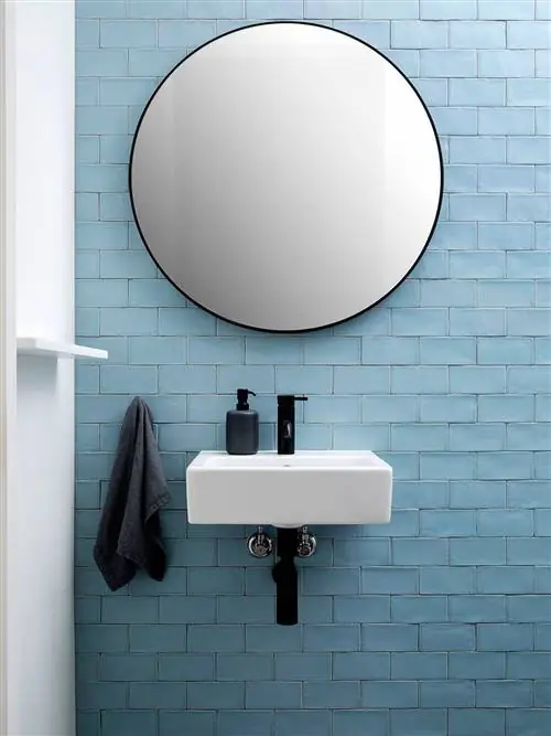 Зеркало, Ванная, Стена, Аксессуар для ванной, Комната, Раковина, Шкафчик для ванной, Сантехника, Кран, Материальное имущество,