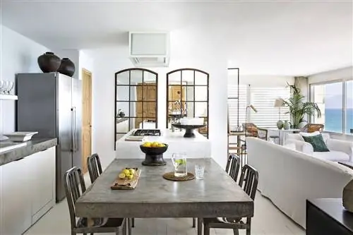 квартира в аликанте с видом на море открытая кухня с островом