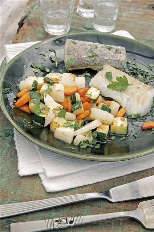 запеченная треска с маслом и сухим хересом