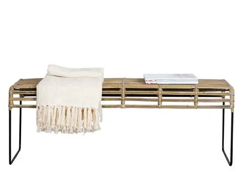 скамейка из ротанга