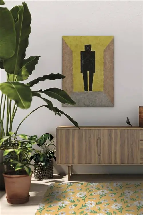 зал с растениями и цветочным ковром