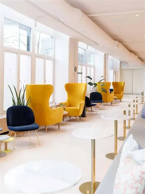 Желтый, Дизайн интерьера, Комната, Мебель, Недвижимость, Гостиная, Стул, Здание, Стол, Архитектура,