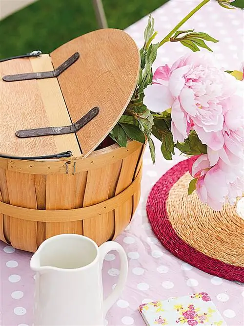 Сервировочная посуда, Чашка, Лепесток, Питьевая посуда, Аксессуары для дома, Цветущее растение, Посуда, Срезанные цветы, Корзина, Кружка,