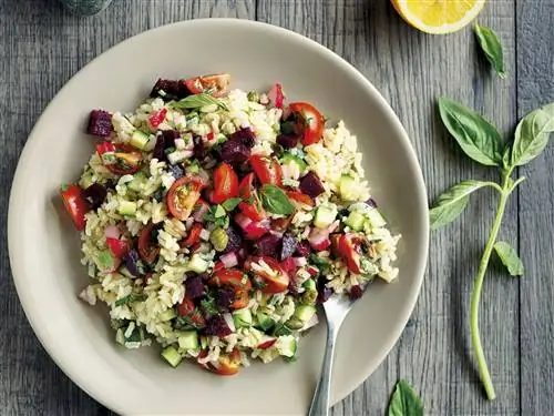 САЛАТ С КОРИЧНЕВЫМ РИСОМ