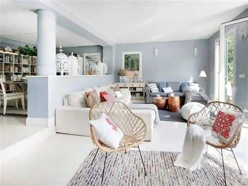 шале в мадриде серо-белая гостиная