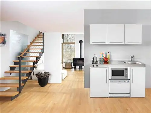 Дерево, Лестницы, Этаж, Комната, Недвижимость, Дизайн интерьера, Полы, Лиственные породы, Белый, Крупная бытовая техника,