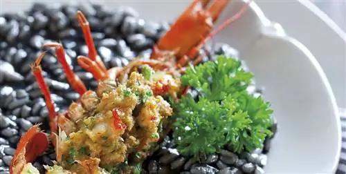 Блюдо дня: Черное ризотто с крабом и каракатицей