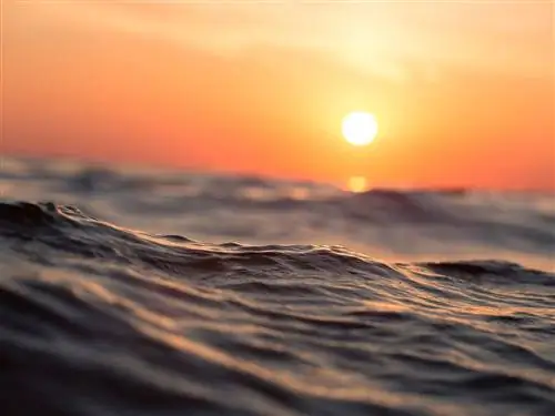 закат в море